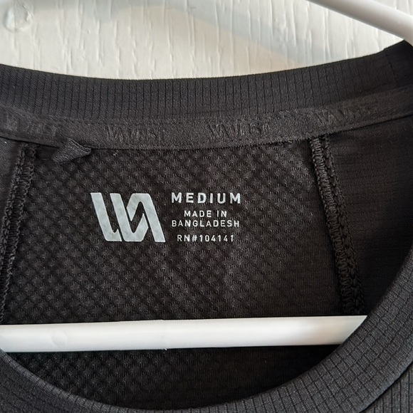 Men’s Medium VRST Black Athletic Shirt - Picture 2 of 3